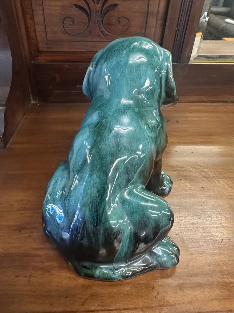 Vintage Blue Mountain Dog H18,W22.5cm. Image 1++