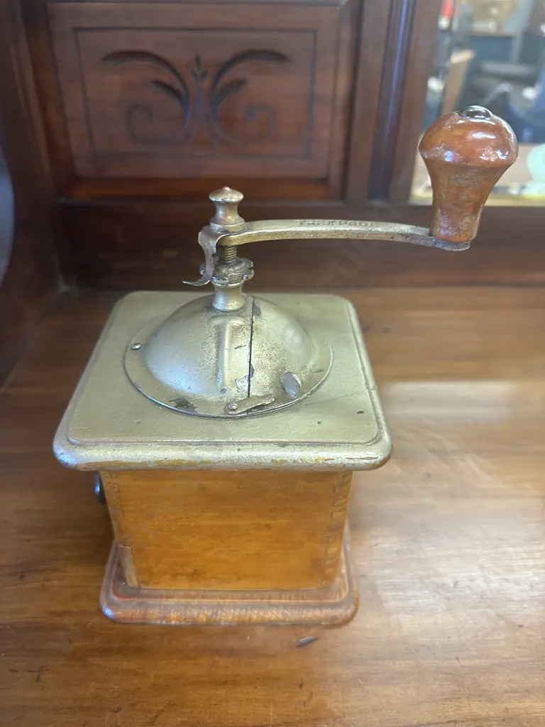 Vintage Fabbrica Nazional Italian Marca Depositata Coffee Grinder Image 1++