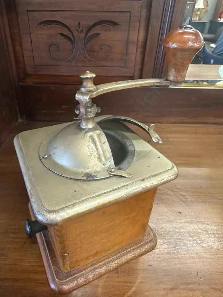 Vintage Fabbrica Nazional Italian Marca Depositata Coffee Grinder Image 1++