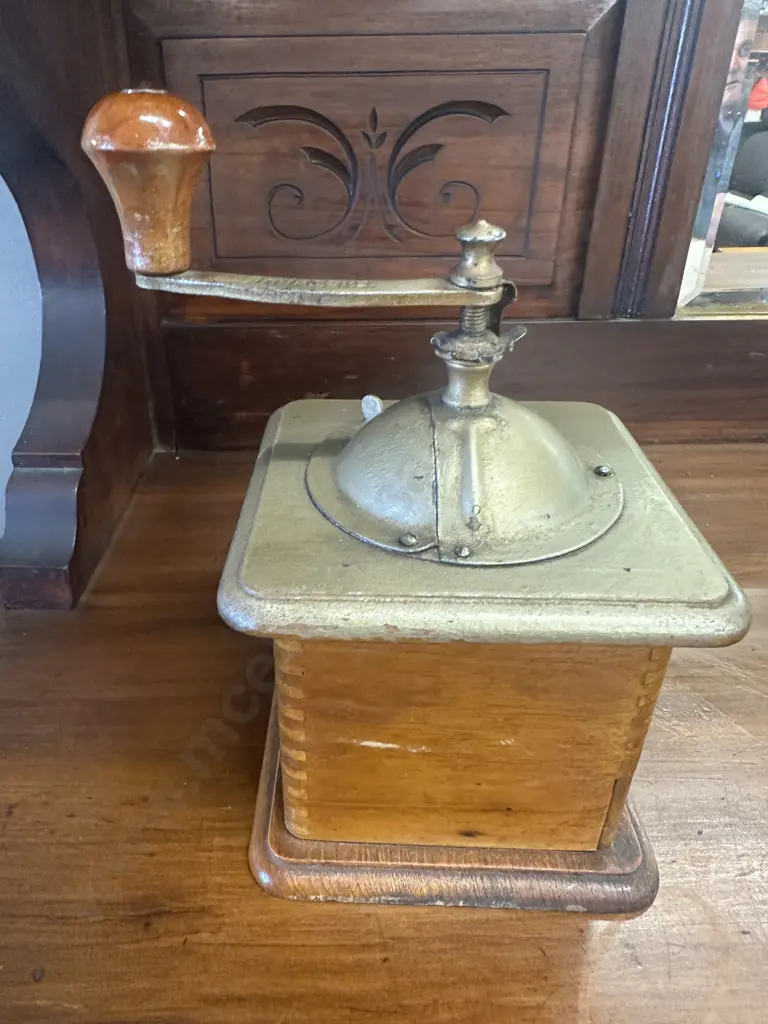 Vintage Fabbrica Nazional Italian Marca Depositata Coffee Grinder Image 1++