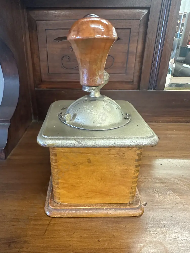 Vintage Fabbrica Nazional Italian Marca Depositata Coffee Grinder Image 1++