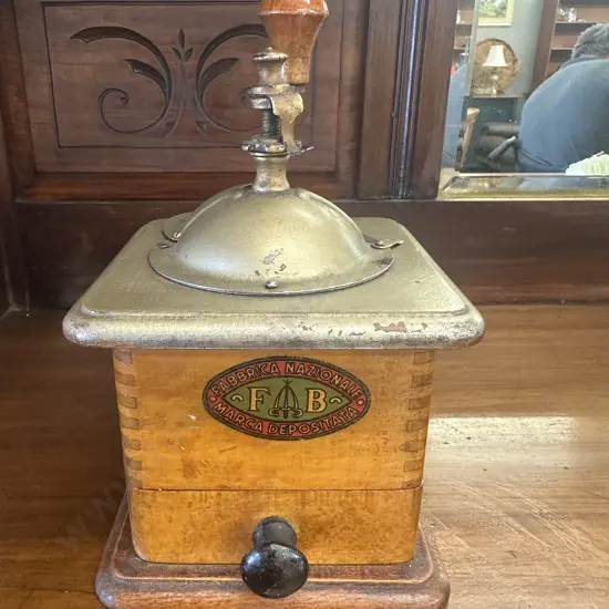 Vintage Fabbrica Nazional Italian Marca Depositata Coffee Grinder