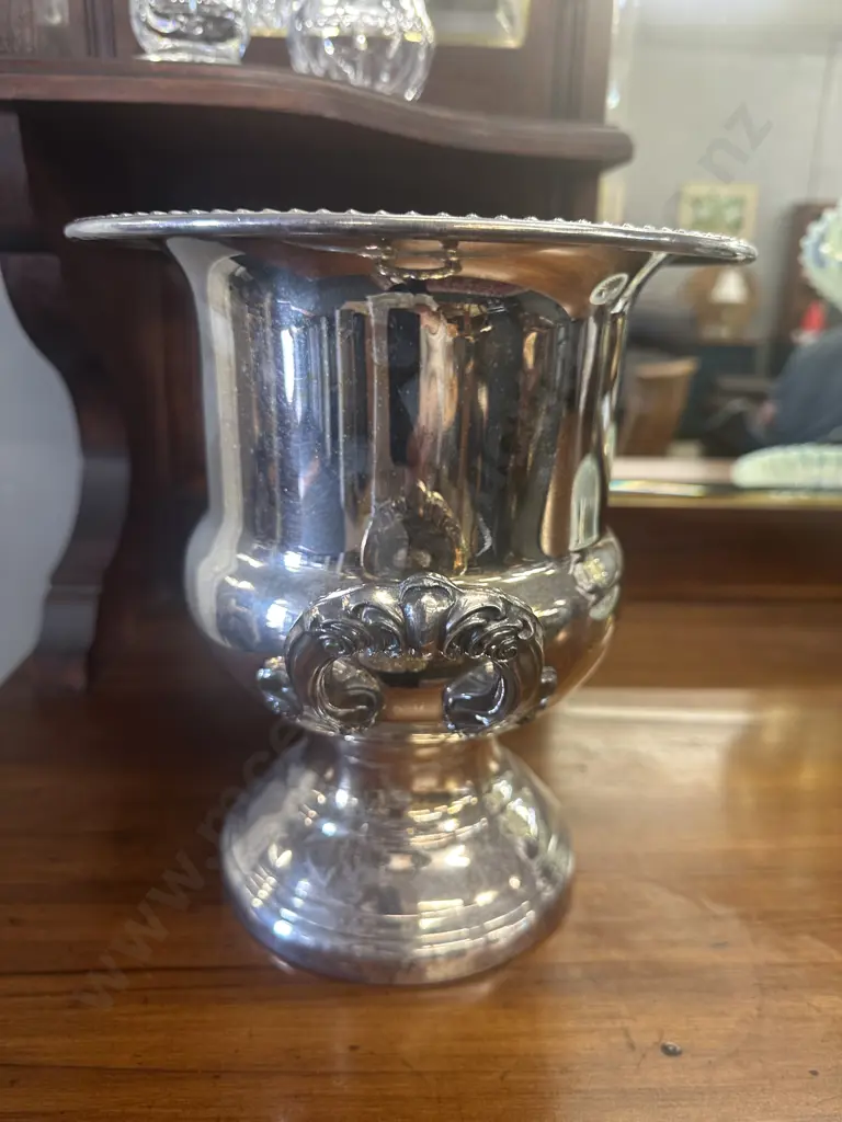 Large Vintage Silver Plated Ice Bucket H25.5cm. Image 1++