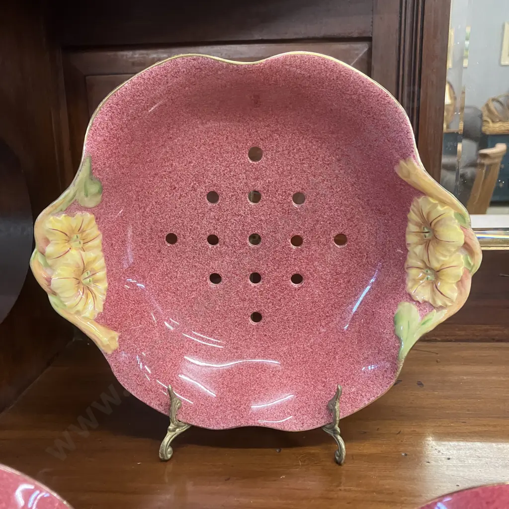 Royal Winton Petunia Trio, Duo & Draining Bowl Image 1++