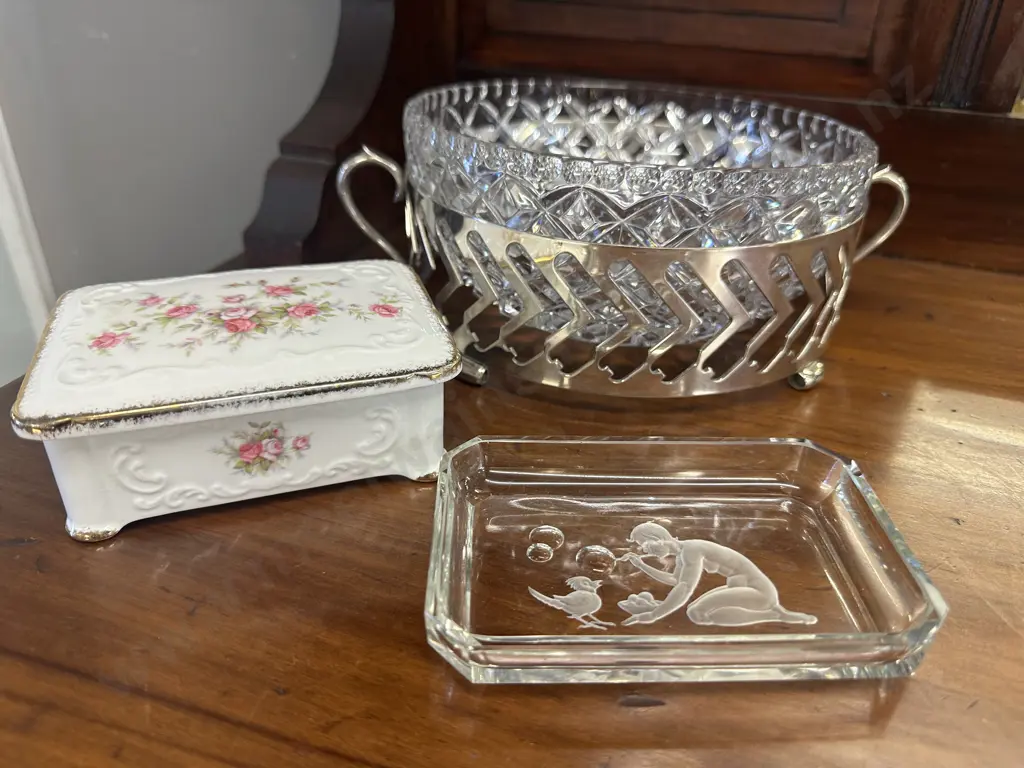 Handled Silver Plate Serving Carrier With Crystal Bowl. 8.5 x 19cm, With Paragon Lidded Trinket Pot & Glass Dish Image 1++