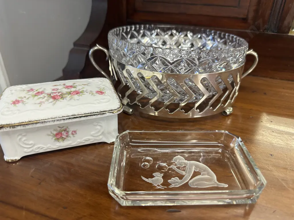 Handled Silver Plate Serving Carrier With Crystal Bowl. 8.5 x 19cm, With Paragon Lidded Trinket Pot & Glass Dish Image 1++