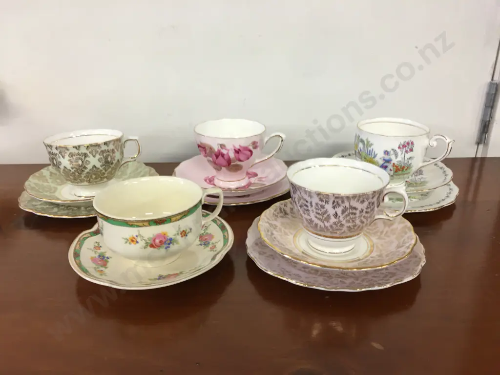 Vintage Trios x 4 Including Colclough, Queen Anne & 1 x Johnson Bros Duo Image 1++
