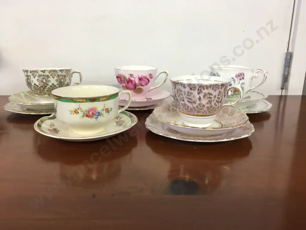 Vintage Trios x 4 Including Colclough, Queen Anne & 1 x Johnson Bros Duo Image 1++