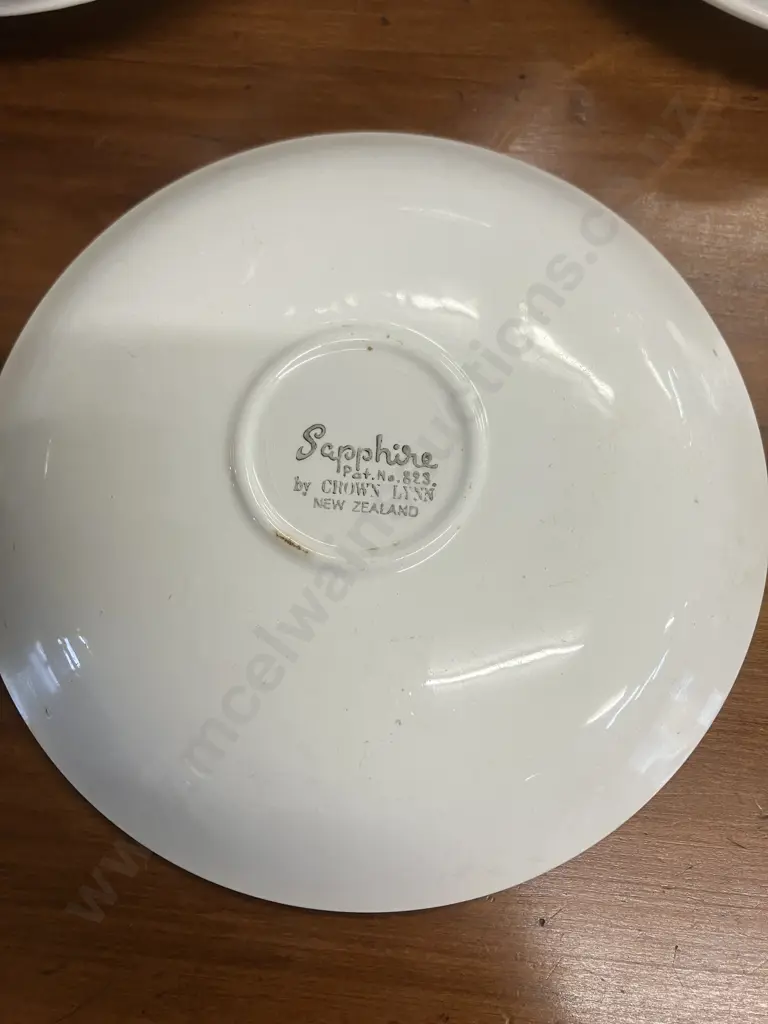 Crown Lynn Sapphire Cup & Saucer Duos x 4 With a Crown Lynn Cook & Serve Oval Plate Image 1++