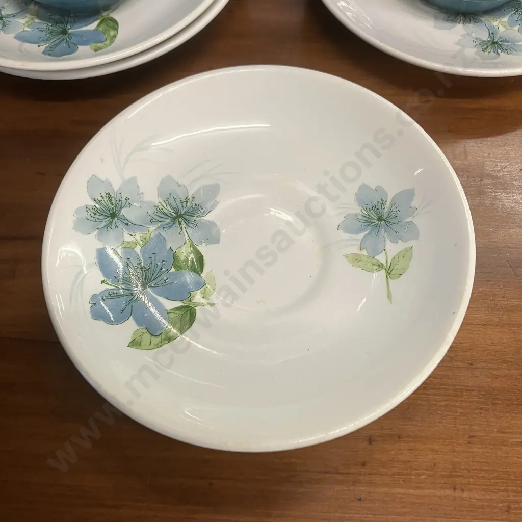 Crown Lynn Sapphire Cup & Saucer Duos x 4 With a Crown Lynn Cook & Serve Oval Plate Image 1++