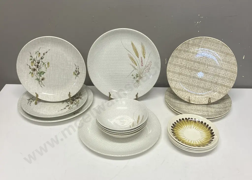 Crown Lynn Seagrass Plates, Forest Glade Plates, Roydon Harvest Bowls & Plates, Sunburst Saucers Image 1++