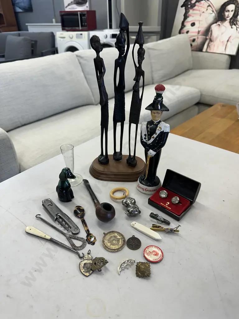 Selection Of Vintage Items Including Pipe, Cufflinks Etc Image 1++
