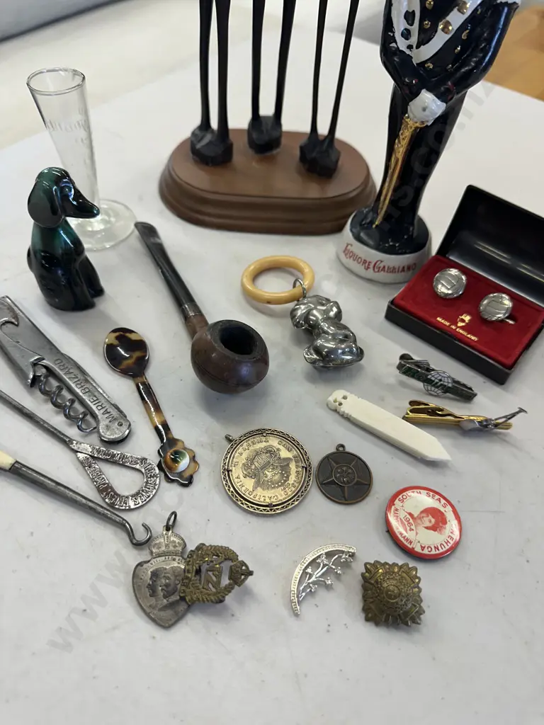 Selection Of Vintage Items Including Pipe, Cufflinks Etc Image 1++