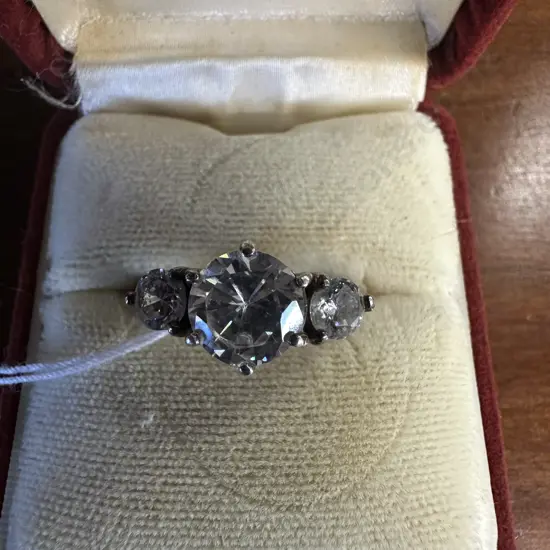 925 Ring With 3 Clear Stones