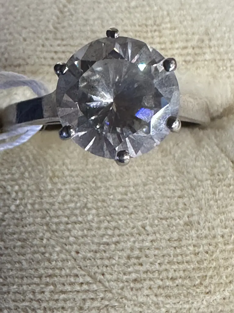 925 Ring With Large Clear Stone Image 1++