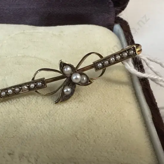 Vintage 9ct Brooch With Pearl Detail