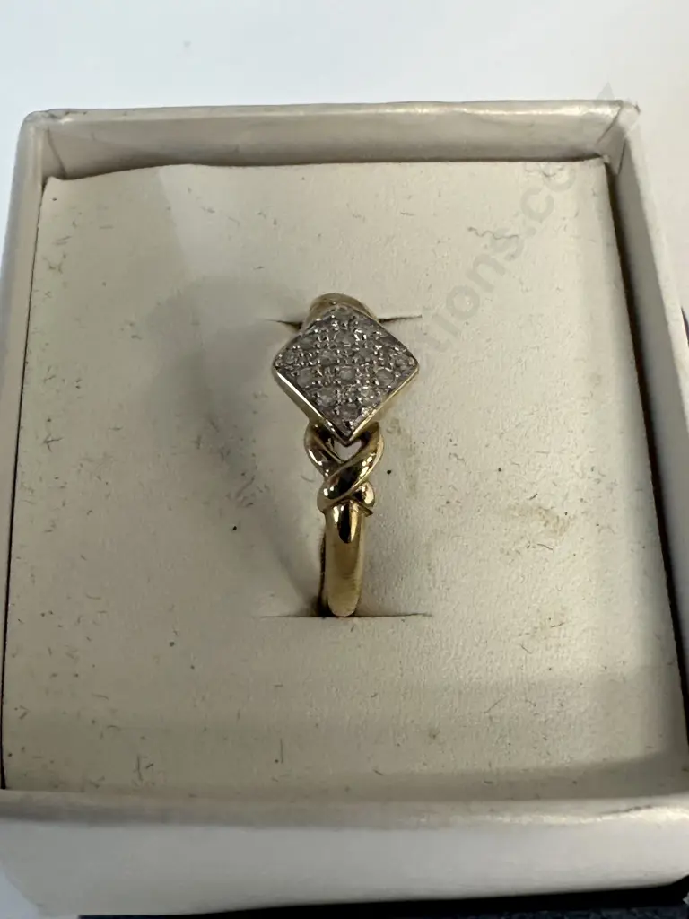 Gold Ring Stamped 375 With Diamonds Image 1++