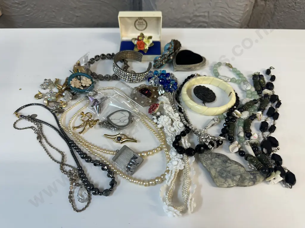 Selection Of Costume Jewellery Image 1++