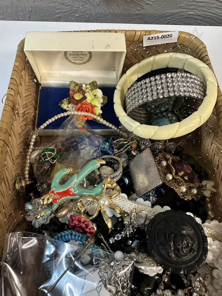 Selection Of Costume Jewellery Image 1++