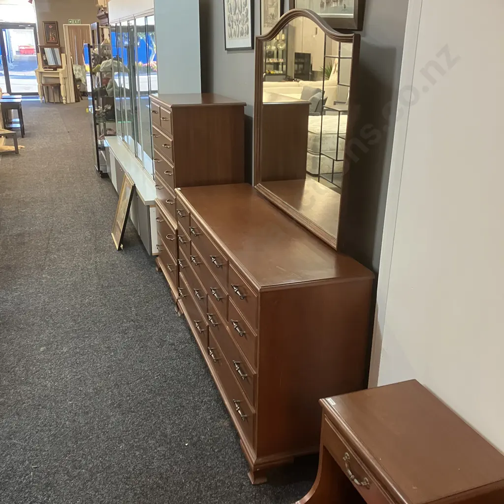 Mahogany 9 Drawer Dressing Table. H177 W152 D46cm Image 1++