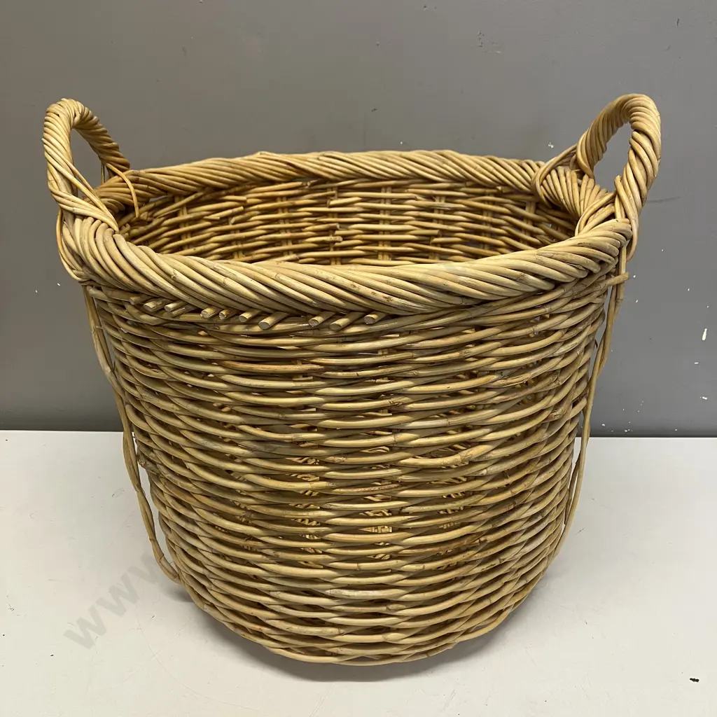 Vintage Wicker Double Handled Basket. 40 x 44cm Image 1++