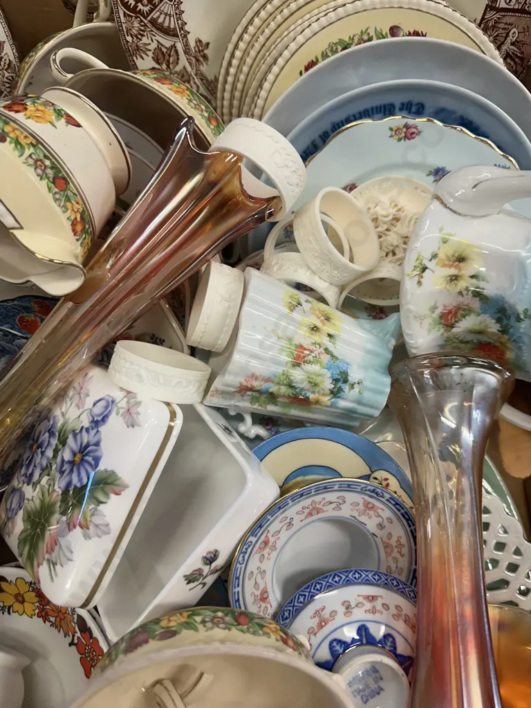 Assorted China Items Including Royal Worcester Lidded Dish, Simpsons Ware, Plates, Carnival Glass (af) Etc Image 1++