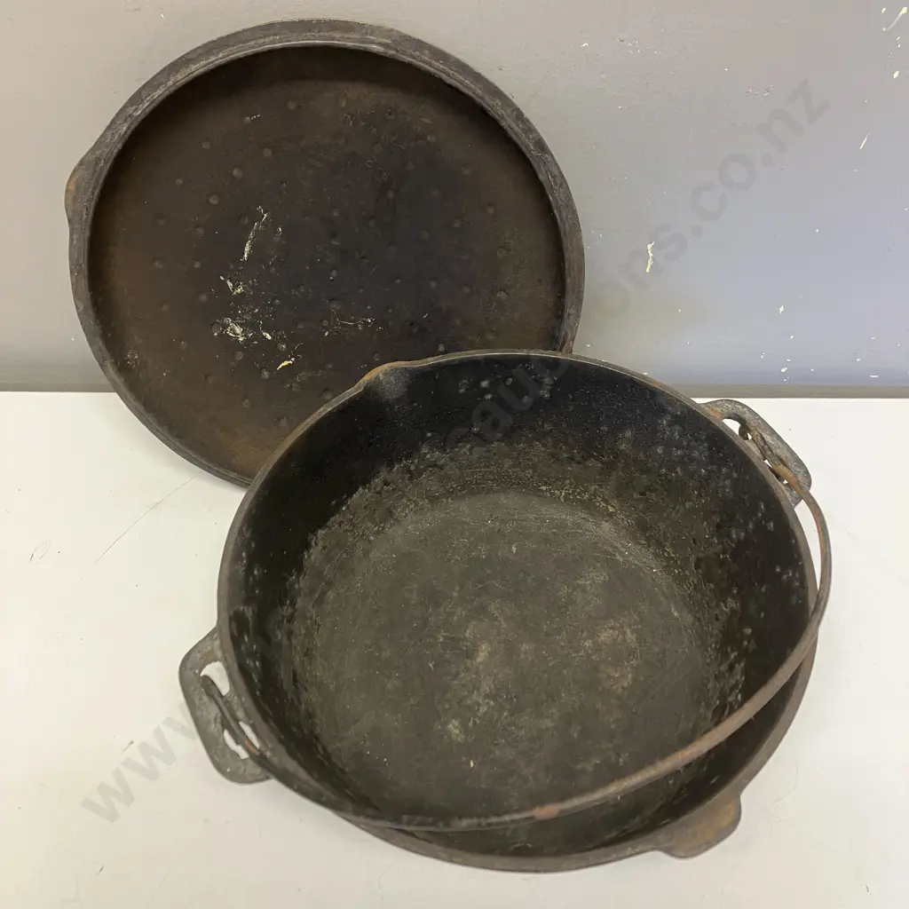 Cast Iron Dutch Oven Image 1++