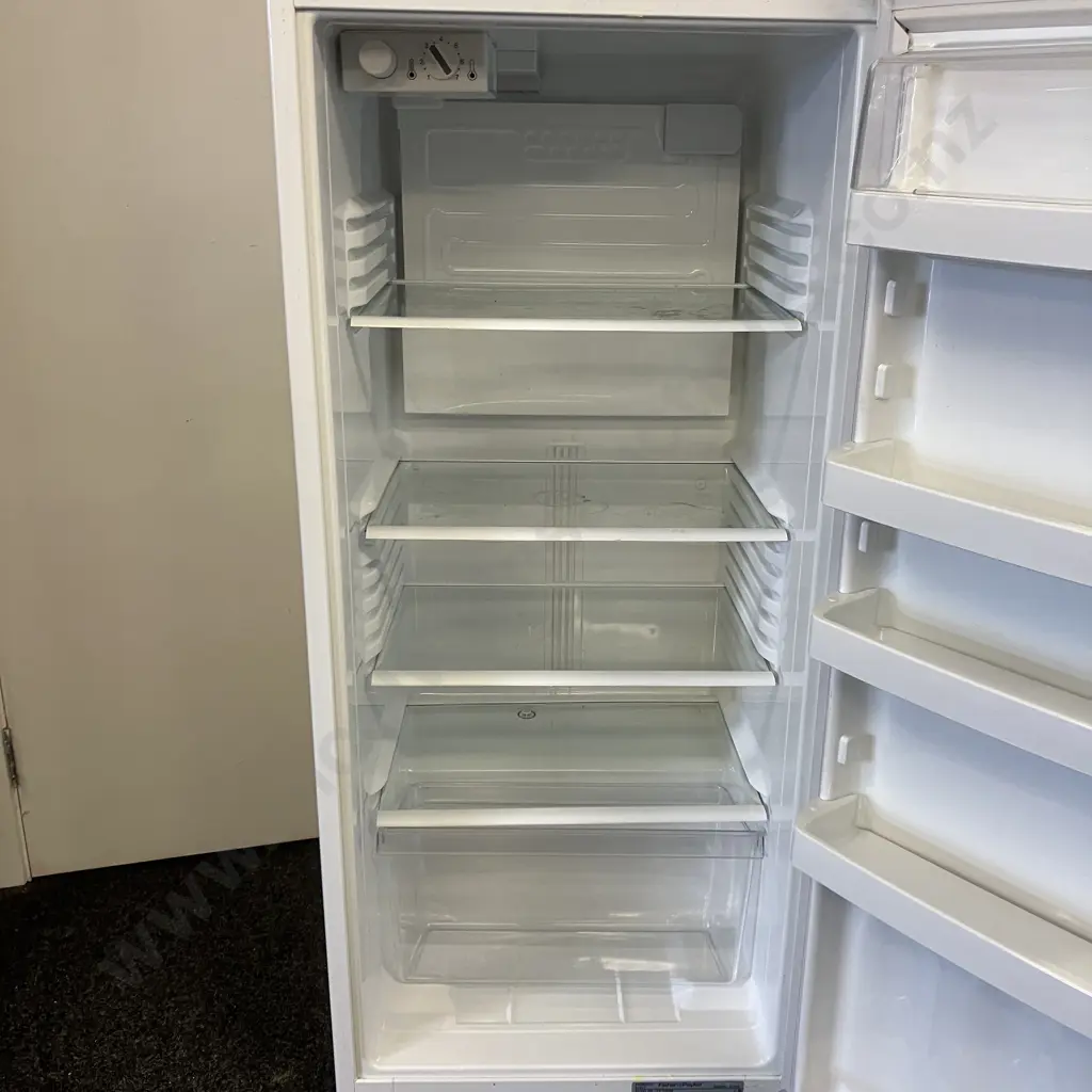 Fisher & Paykel E249T 248 Litre Fridge Freezer, #LIF120266 Image 1++