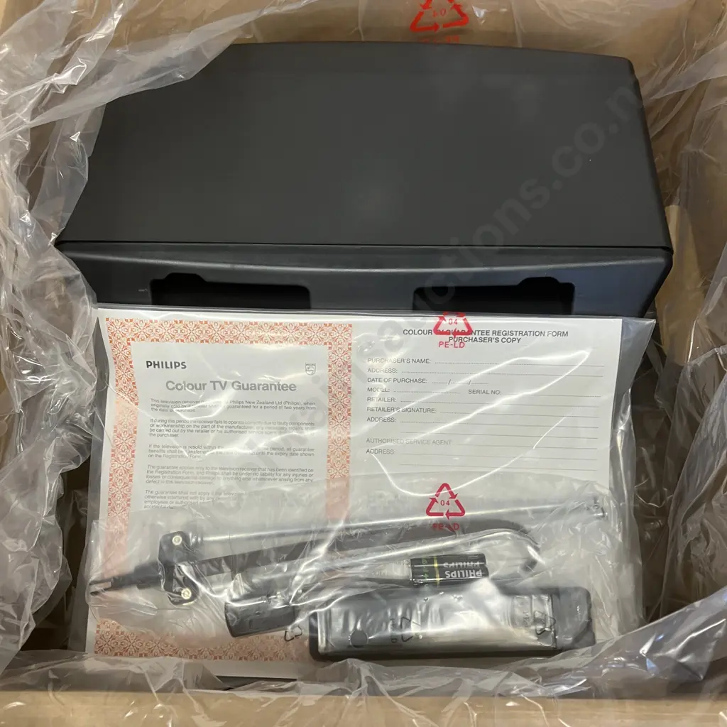 Vintage New In Box Phillips 14" TV - Model 14GR1234/79R Image 1++