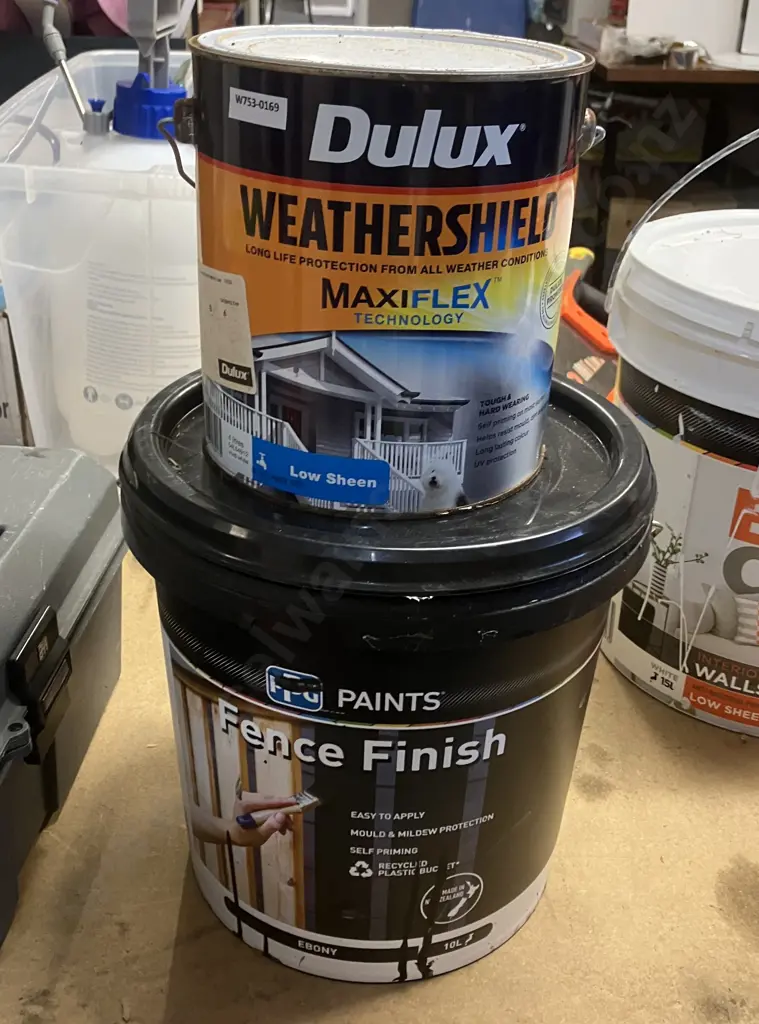 Dulux Weathershield 4 Litre Vivid White & PPG Fence Paint Ebony Part 10 Litres Image 1++
