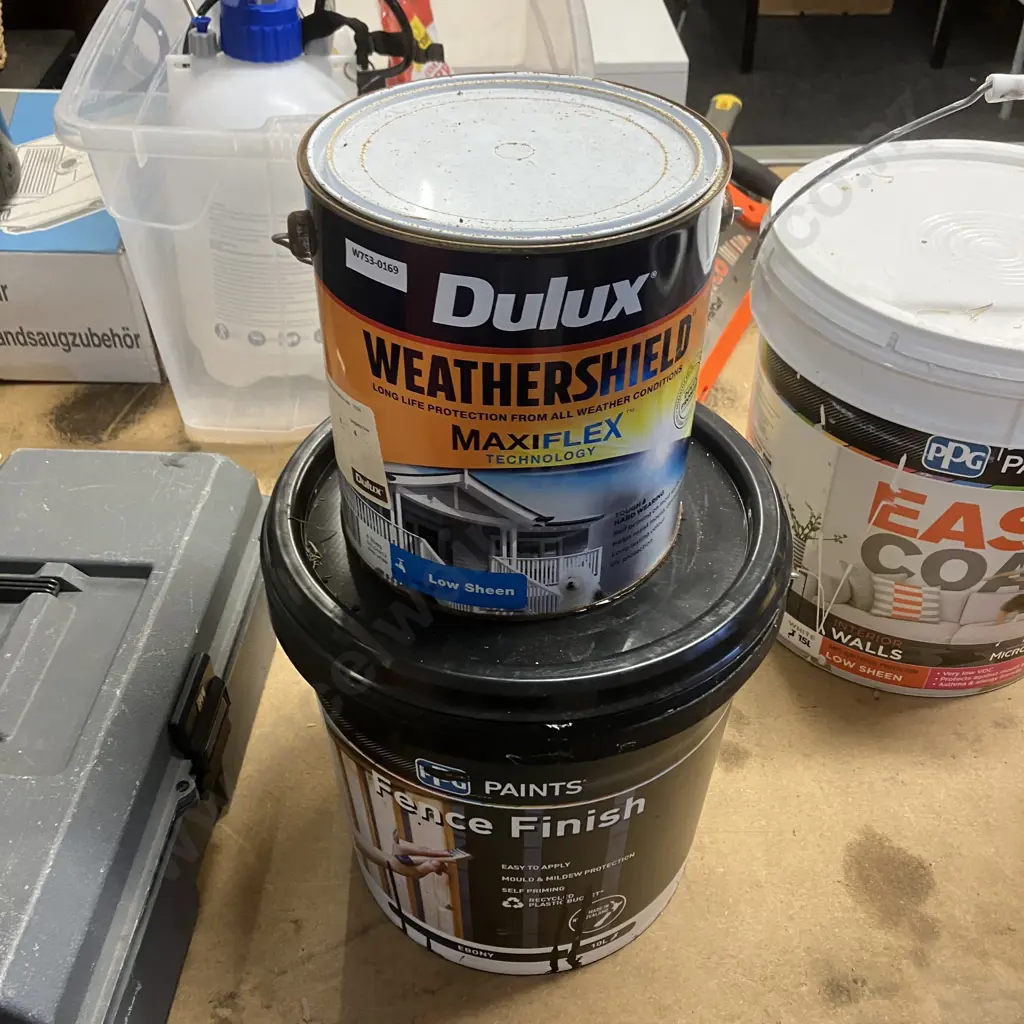 Dulux Weathershield 4 Litre Vivid White & PPG Fence Paint Ebony Part 10 Litres Image 1++
