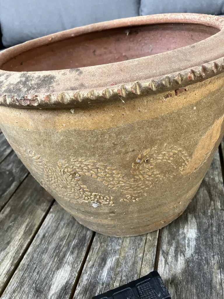 Pair of Dragon Pots Image 1++