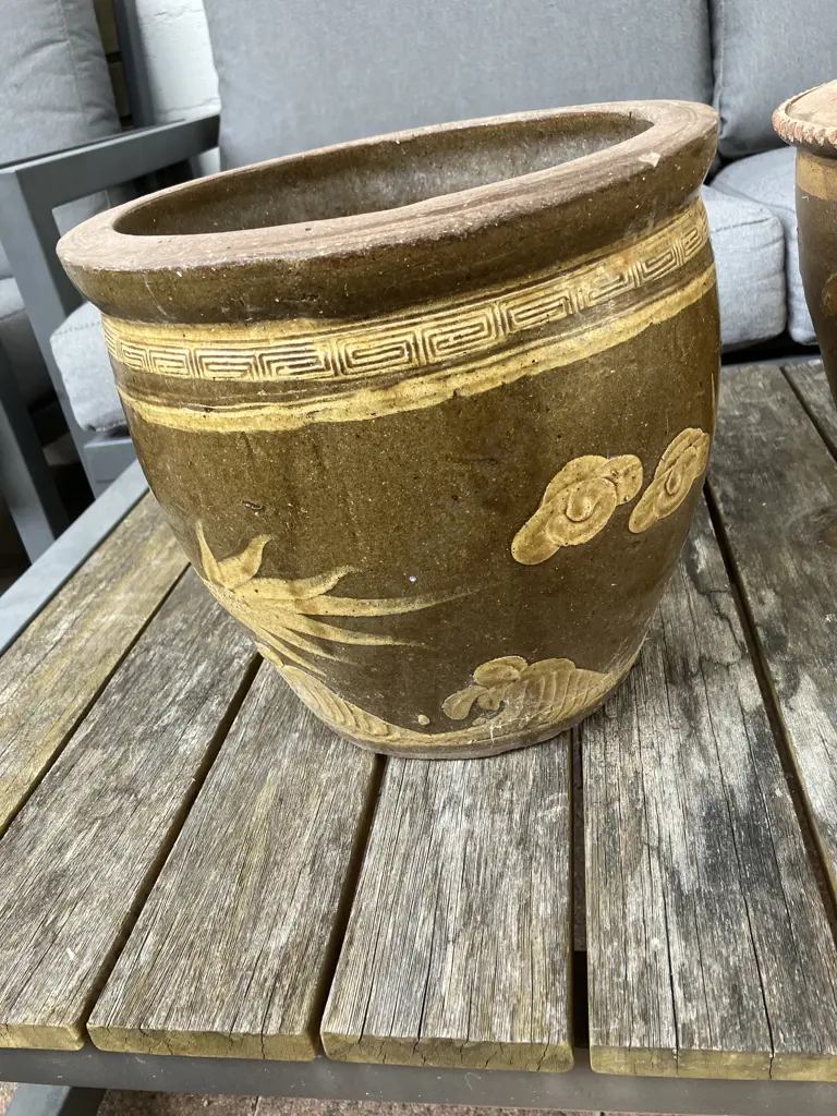 Pair of Dragon Pots Image 1++