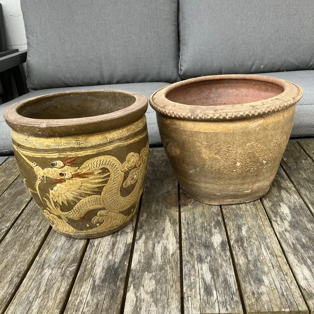 Pair of Dragon Pots Image 1++