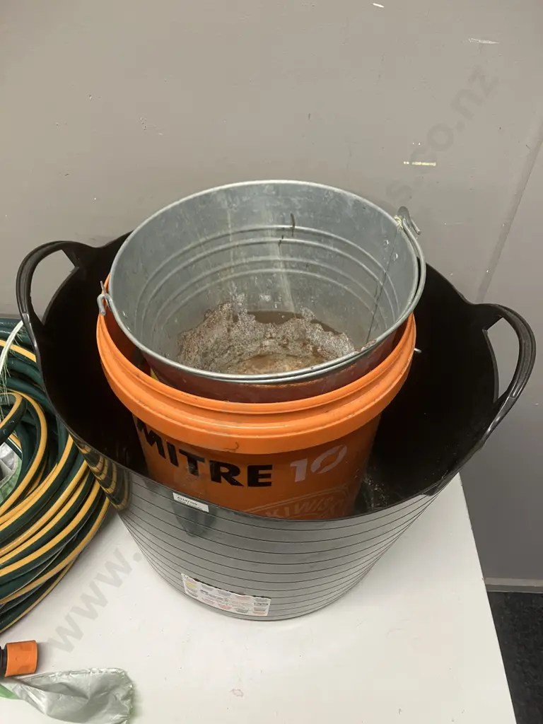 Garden Hoses, Flexi Tub, Buckets Image 1++