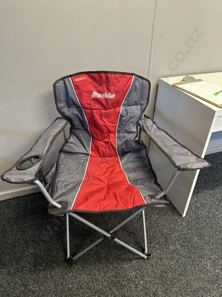 Pair Of Wild Country Franklin Red Fold Up Chairs In Bags Image 1++
