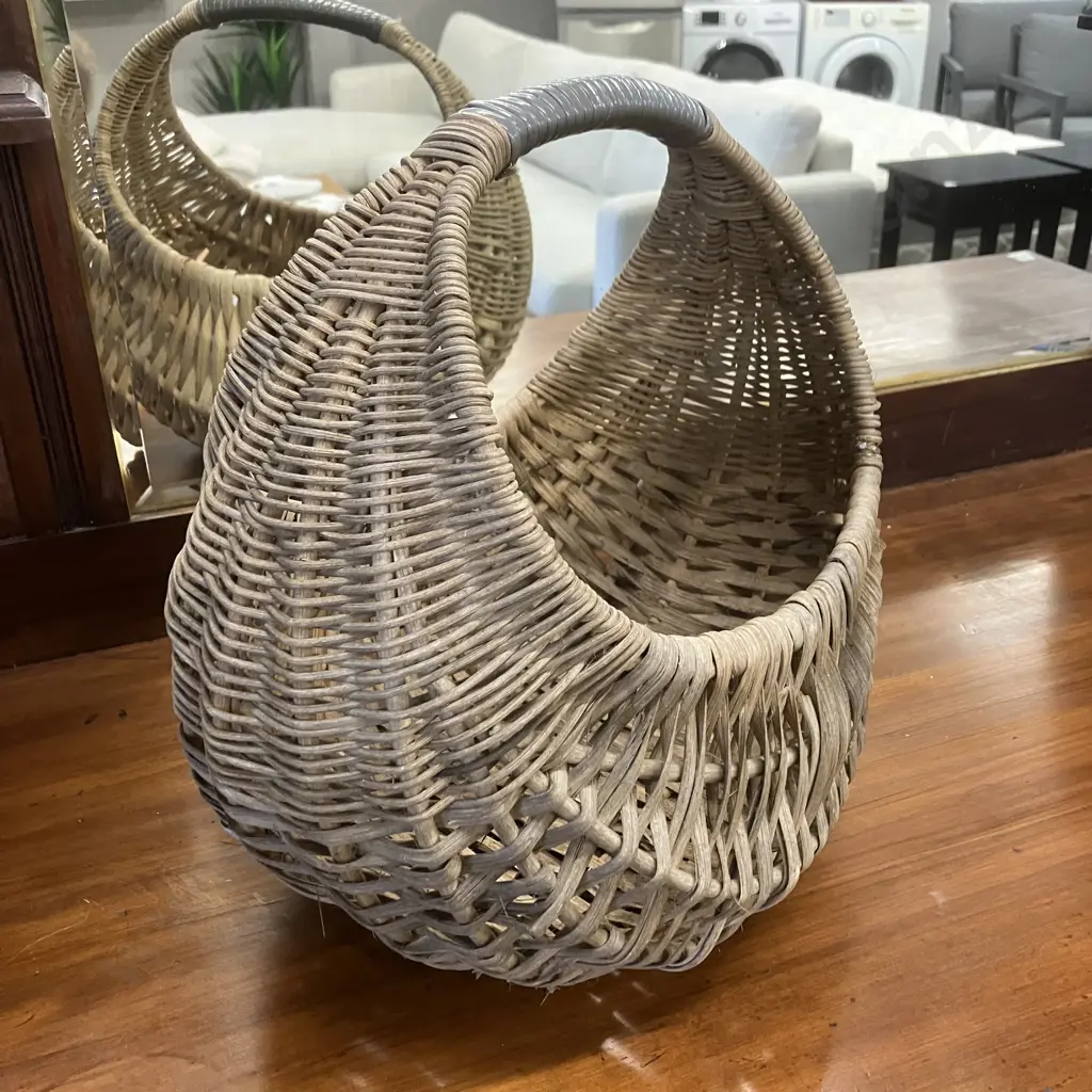 Retro Cane Banana Basket Image 1++