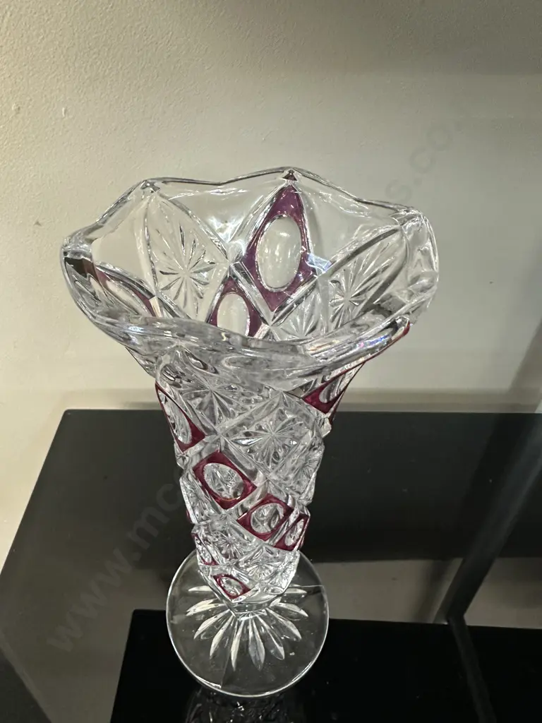 Vintage Bleikristall Vase Red Diamond Detail H25cm. Image 1++