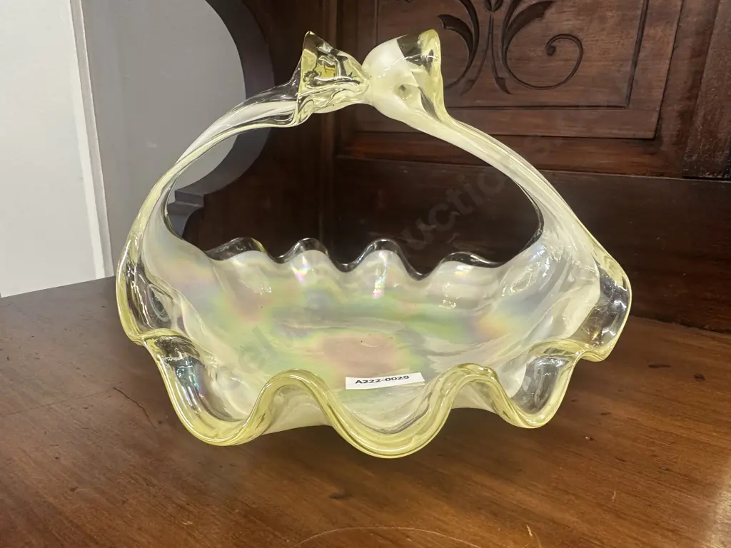 Murano Glass Style Basket. 14 x 20cm Image 1++
