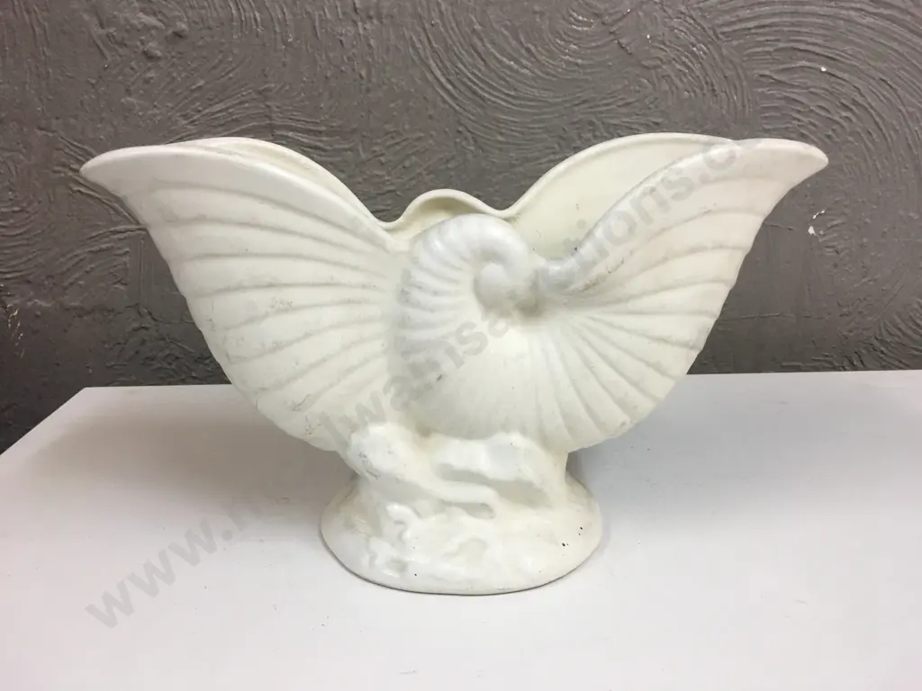 Vintage Crown Lynn Nautilus Vase #2057 Image 1++