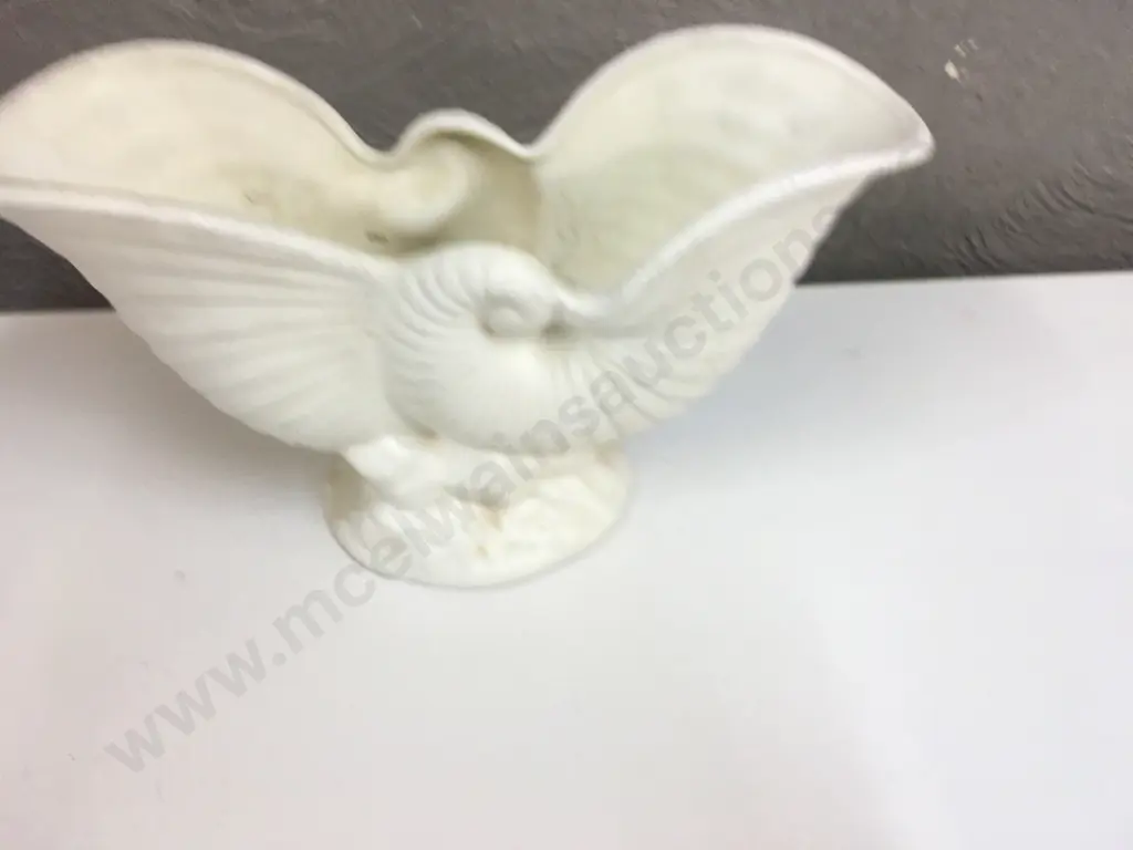 Vintage Crown Lynn Nautilus Vase #2057 Image 1++