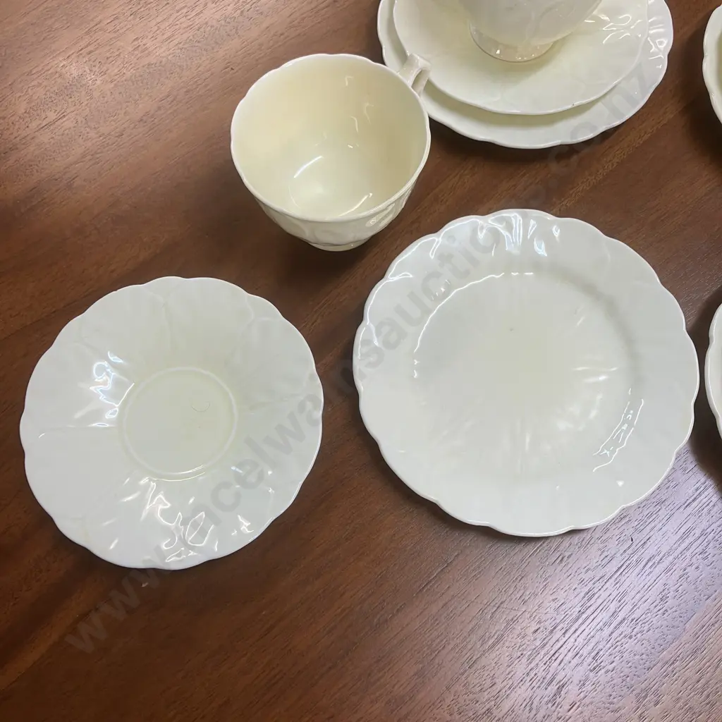 Vintage Aynsley England Bone China Raised Petal Snow Crocus Teacup, Saucer & Plate Trios x 4 Image 1++
