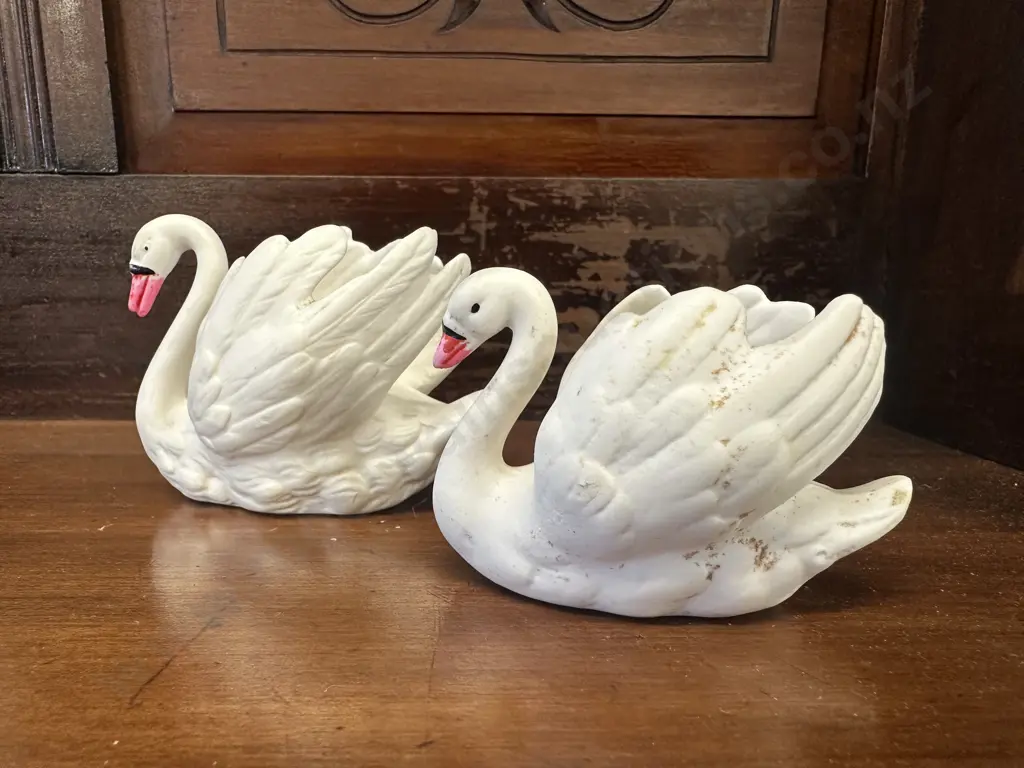 Vintage Geobel Hummel White Bisque Swan Figurines  Image 1++