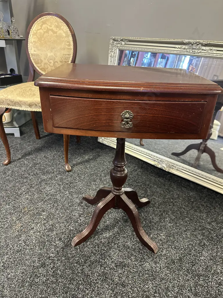 Mahogany Single Drawer Pedestal Hall Table H65,W48,D35cm. Image 1++