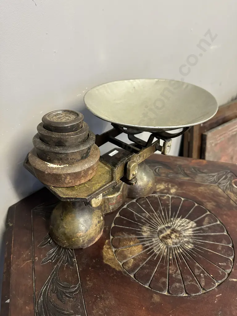 Vintage Scales With Weights P.Rogers & Loach Limited Image 1++