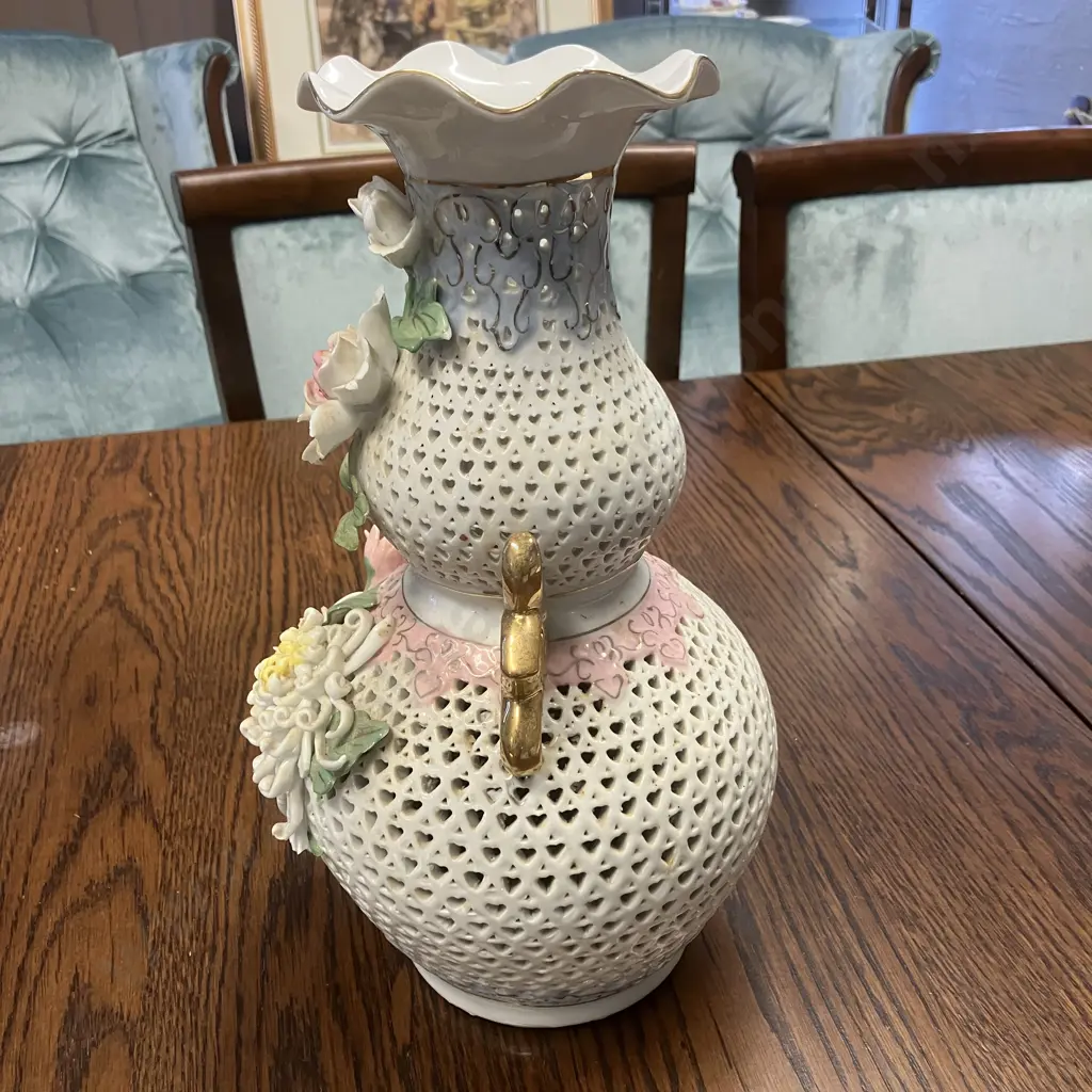 Large Reticulated Chrysanthemum Chinese Porcelain Vase With Gilded Handles. H33.5cm Image 1++