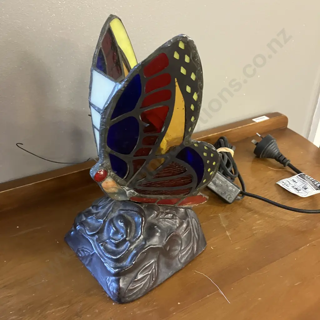 Tiffany Style Butterfly Lamp. H24cm (As Found) Image 1++