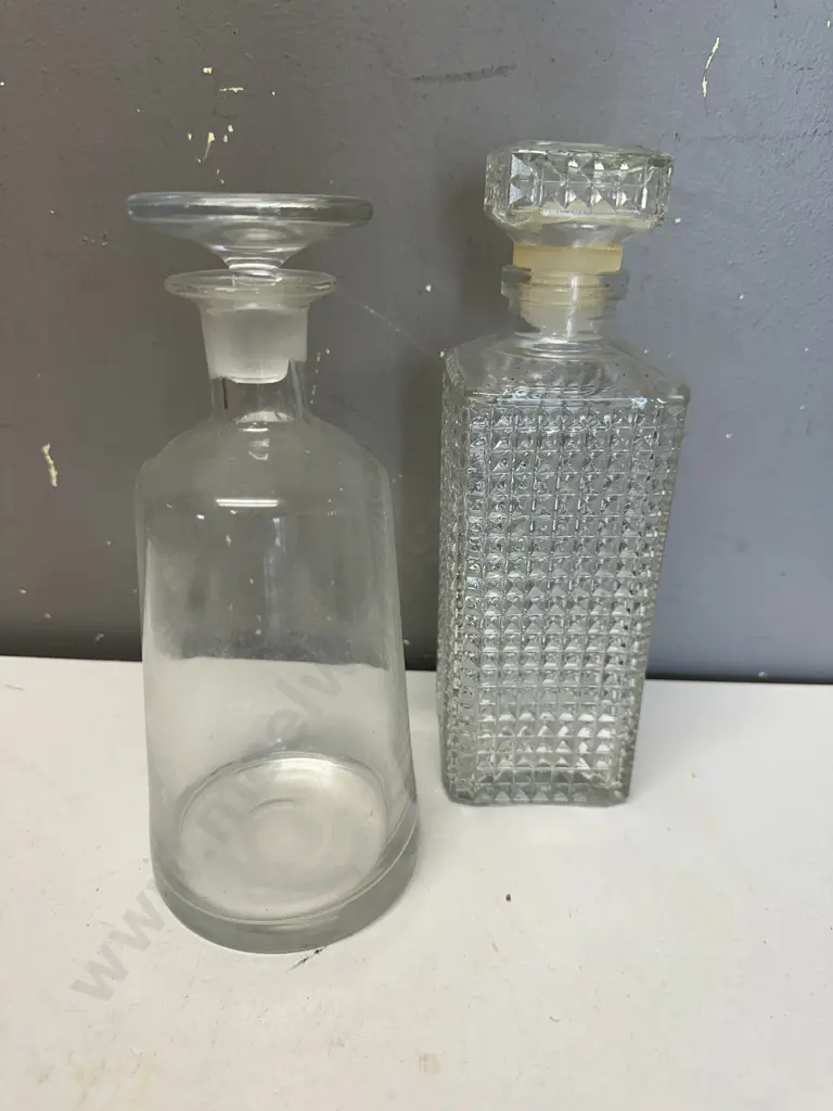 Vintage Lidded Decanters H24cm Image 1++
