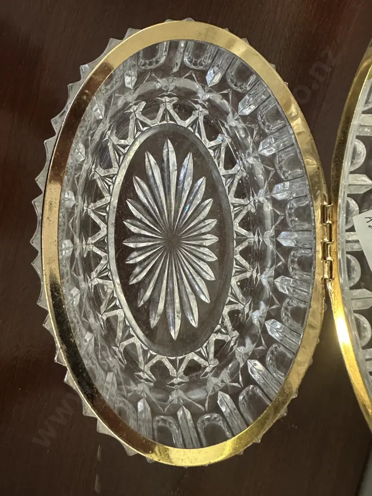 Vintage Heavy Hinged Oval Shaped Cut Glass Jewellery Box/Casket H11,W18cm. Image 1++