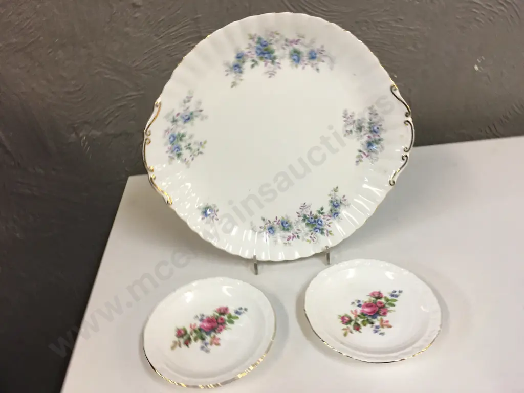 Royal Albert Cake Plate 'Blue Blossom' & 'Moss Rose' Demi Dishes x2 Image 1++